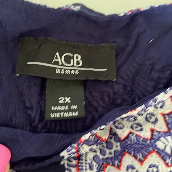 Like new floral layered blouse - Picture 2 of 2